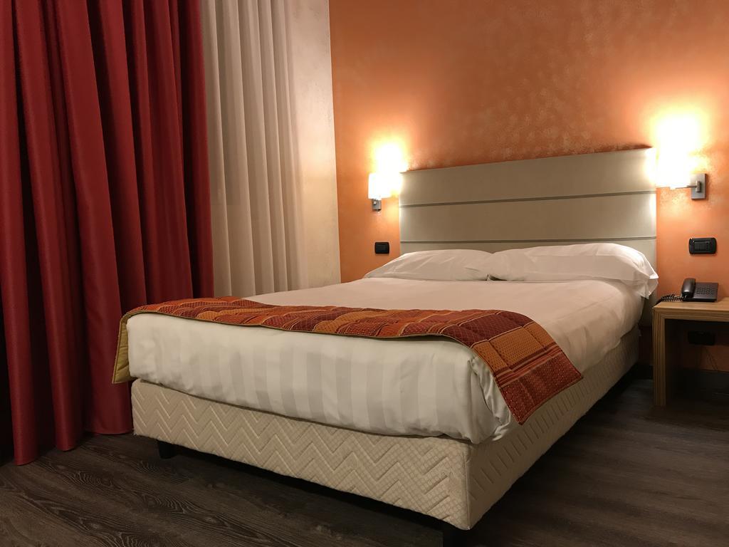 Bis Hotel Varese Ngoại thất bức ảnh