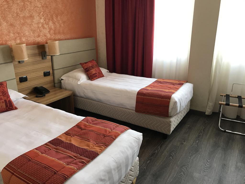 Bis Hotel Varese Ngoại thất bức ảnh