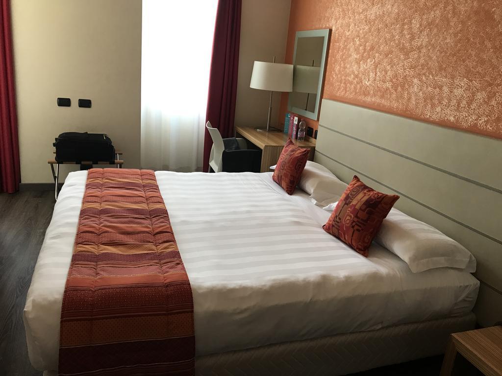 Bis Hotel Varese Ngoại thất bức ảnh