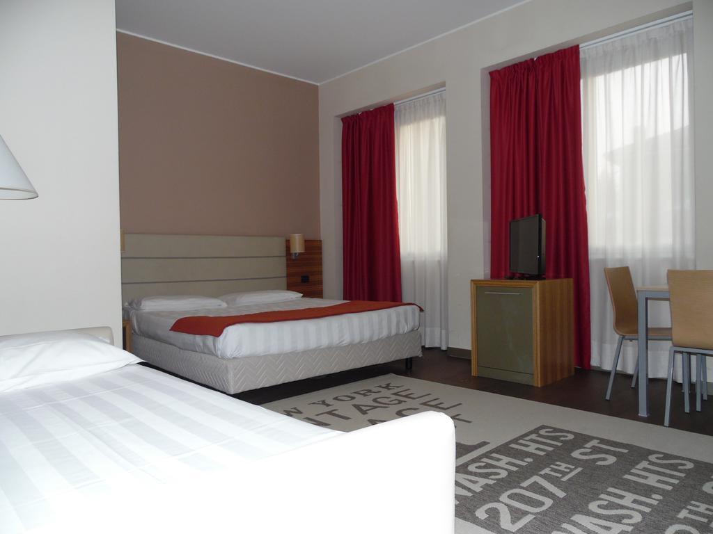 Bis Hotel Varese Ngoại thất bức ảnh