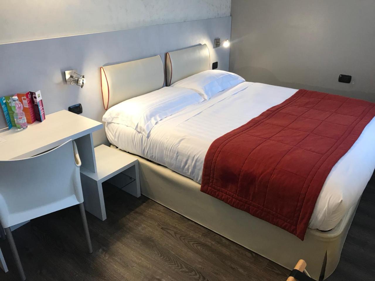 Bis Hotel Varese Ngoại thất bức ảnh
